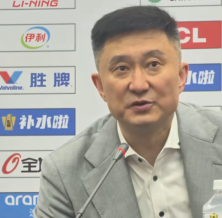 乐鱼体育-G2绝杀北京！杜锋直指感动，点赞多人贡献，奎因亲承鼓舞队伍！